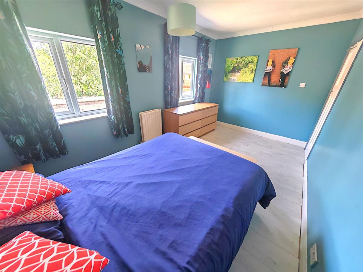 Highfield Grove, Corby