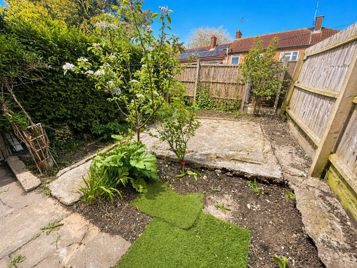 Whitworth Avenue, Corby