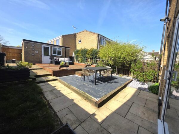 Browning Walk, Corby