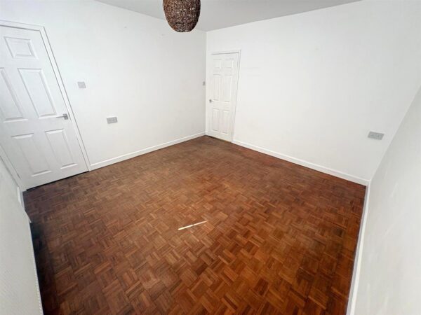 Studfall Avenue, Corby