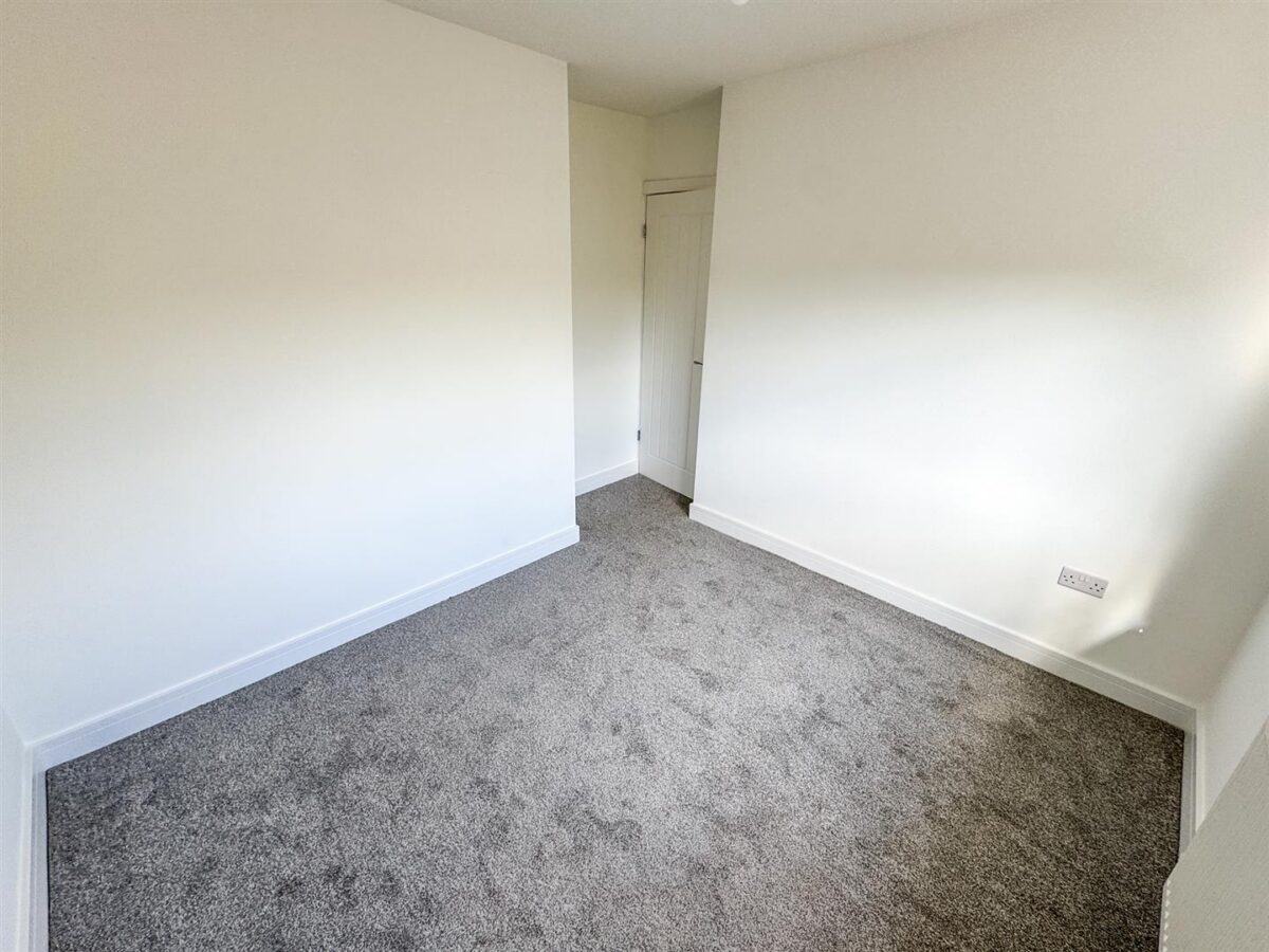 Franklin Fields, Corby