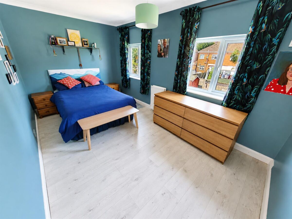 Highfield Grove, Corby