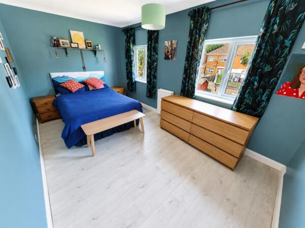 Highfield Grove, Corby