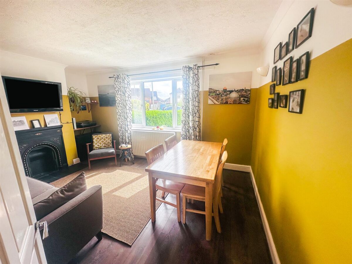 Highfield Grove, Corby