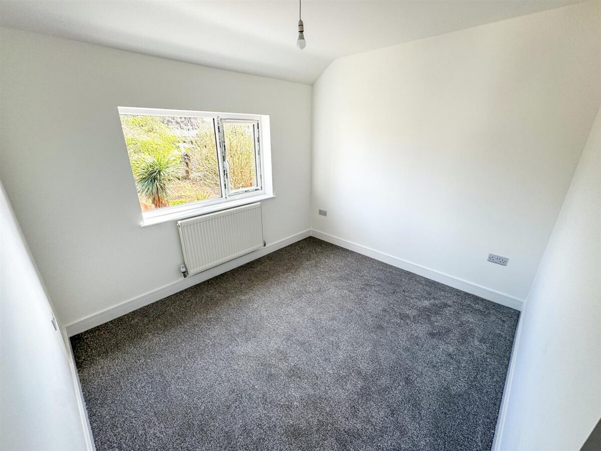 Franklin Fields, Corby