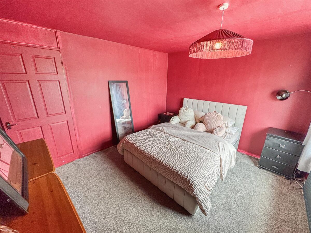 Browning Walk, Corby