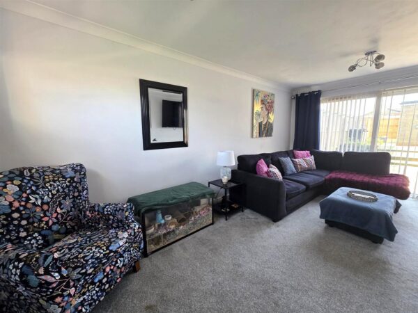 Browning Walk, Corby