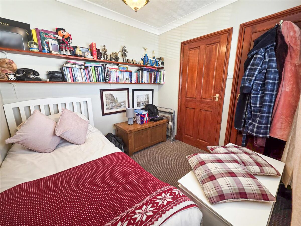 Shakespeare Way, Corby