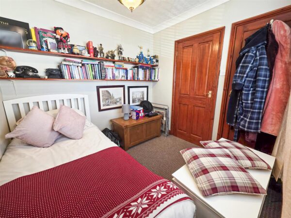 Shakespeare Way, Corby