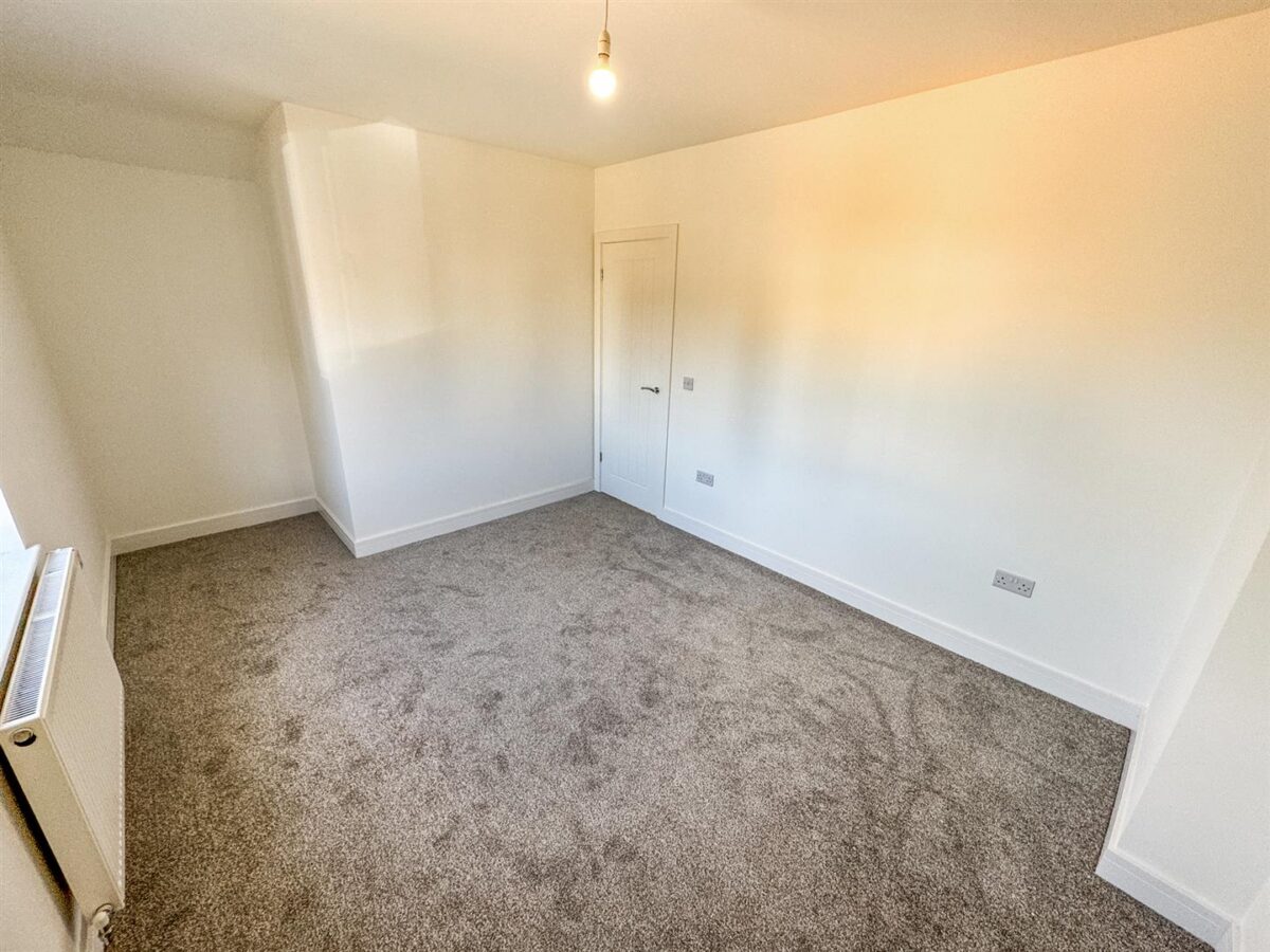 Franklin Fields, Corby