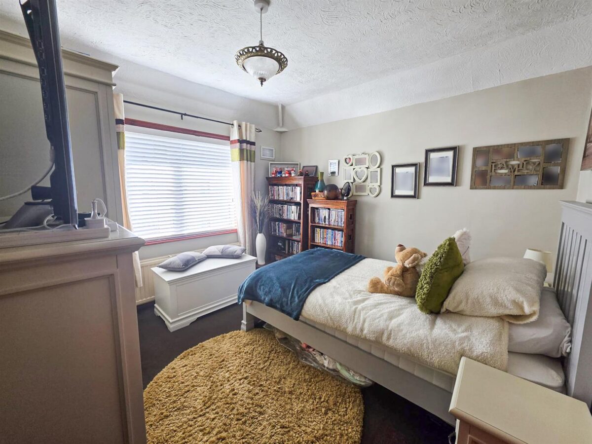 Shakespeare Way, Corby