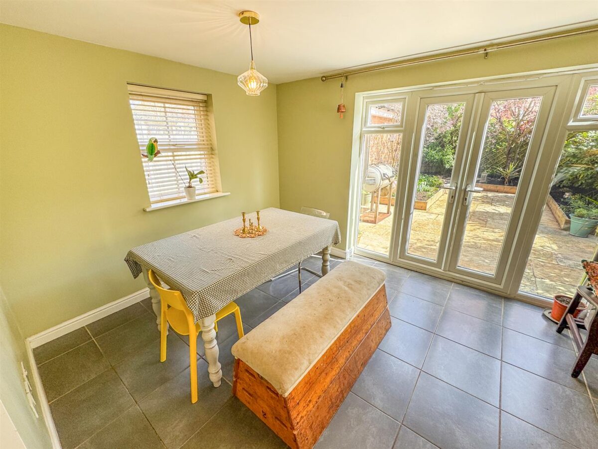 Fieldfare Close, Corby