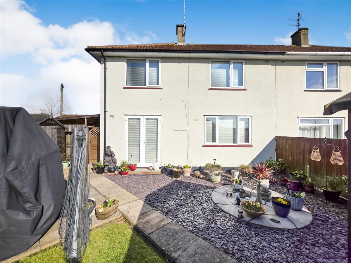 Shakespeare Way, Corby