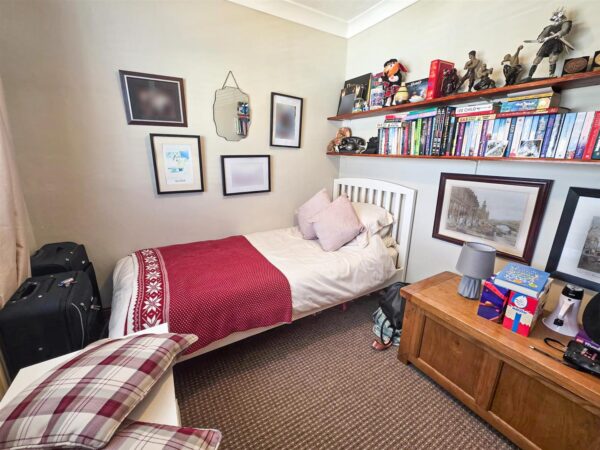 Shakespeare Way, Corby