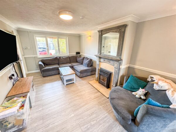 Croyde Avenue, Corby