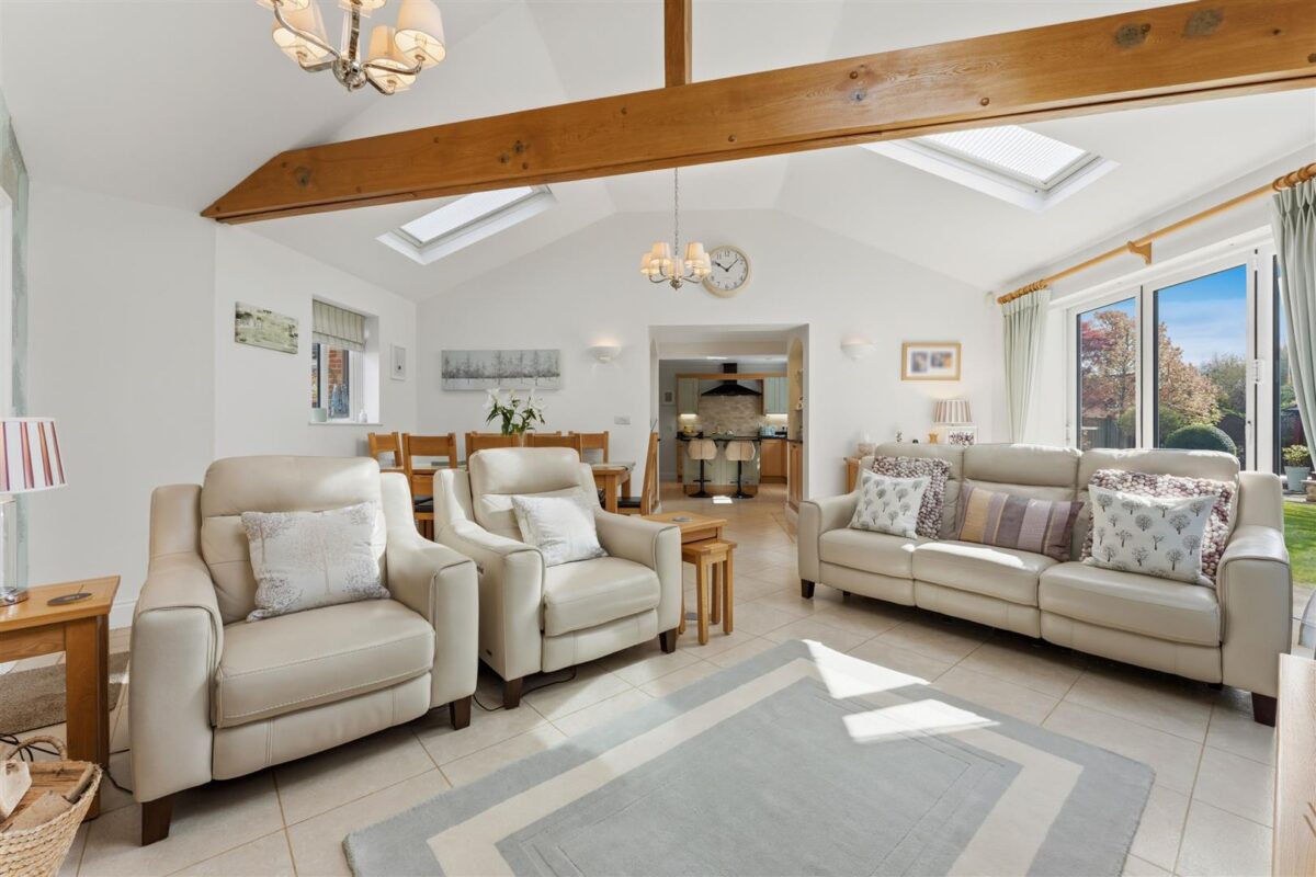 Beech Close, Desborough, Kettering