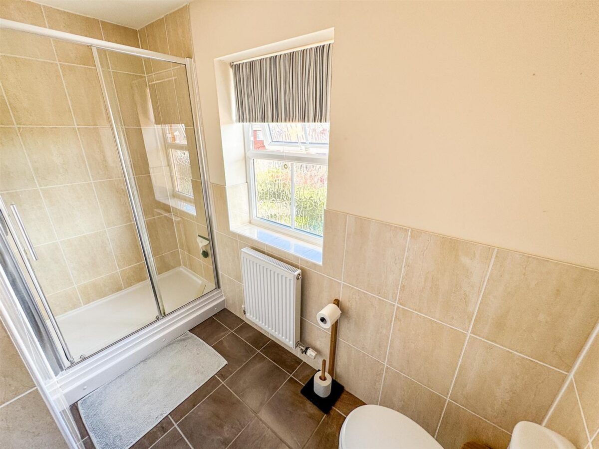 Fieldfare Close, Corby