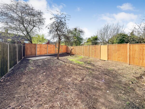 Franklin Fields, Corby