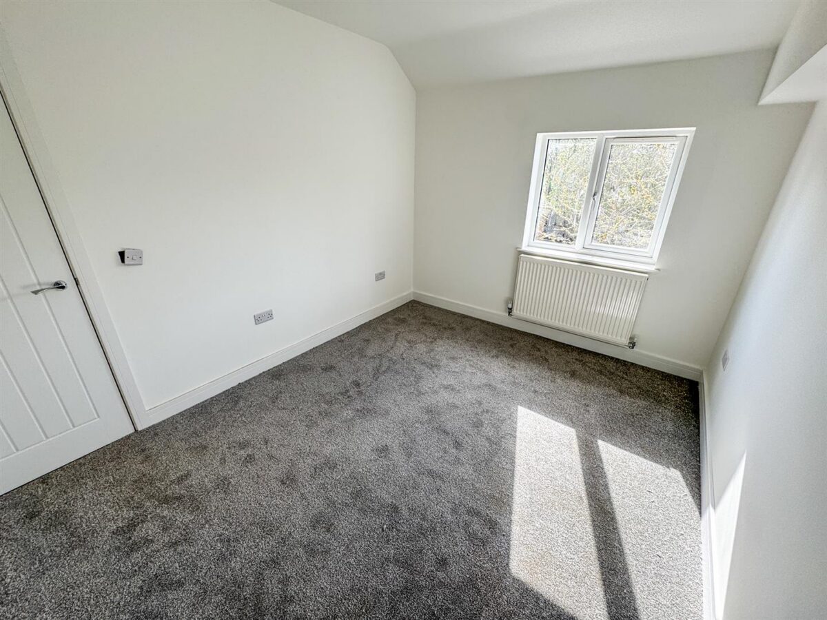 Franklin Fields, Corby