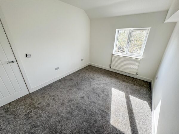 Franklin Fields, Corby