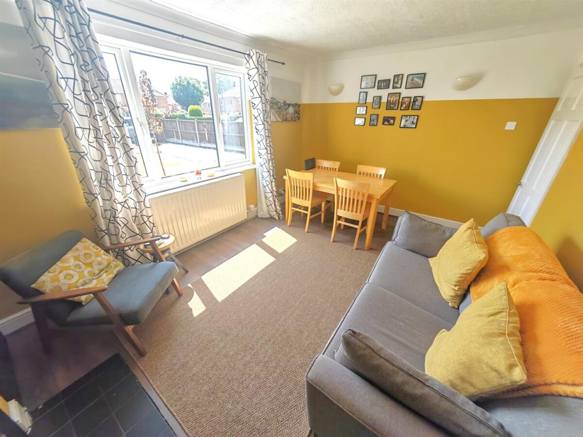 Highfield Grove, Corby