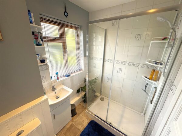 Studfall Avenue, Corby