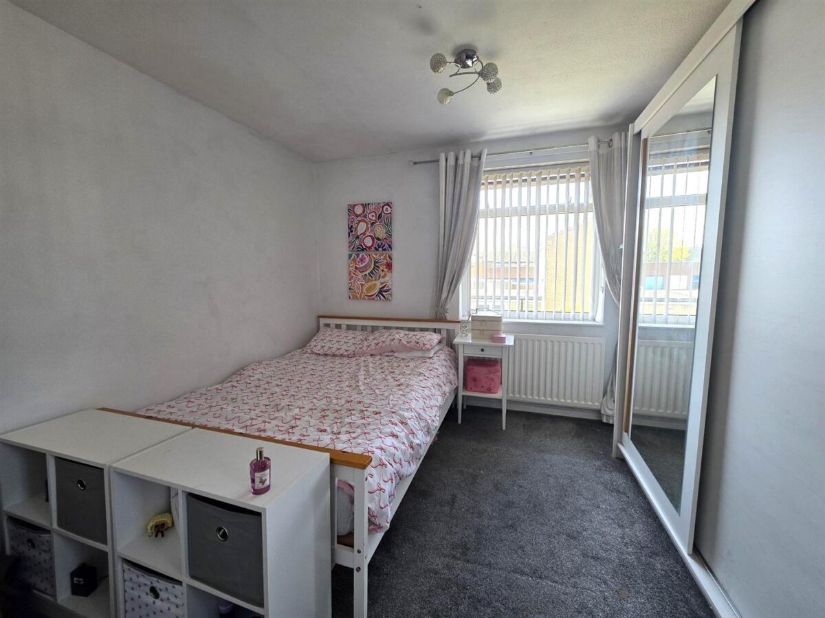 Browning Walk, Corby