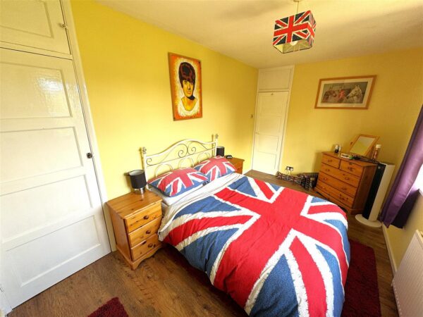 Studfall Avenue, Corby