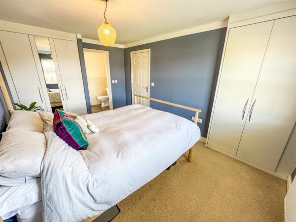 Fieldfare Close, Corby