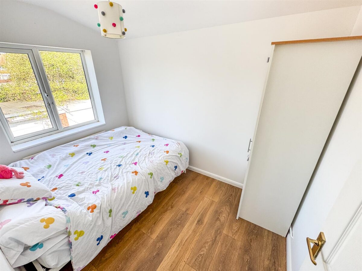 Croyde Avenue, Corby