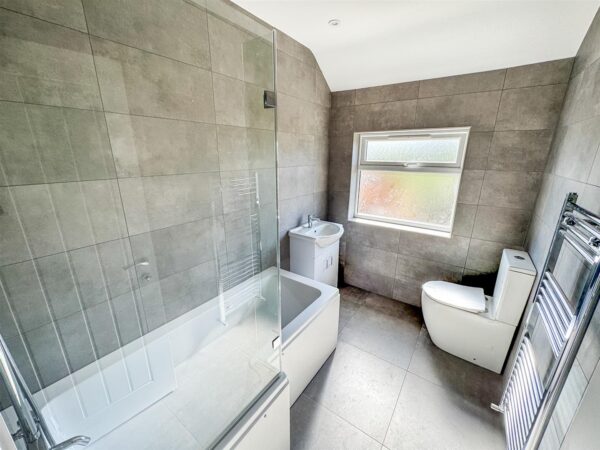 Franklin Fields, Corby