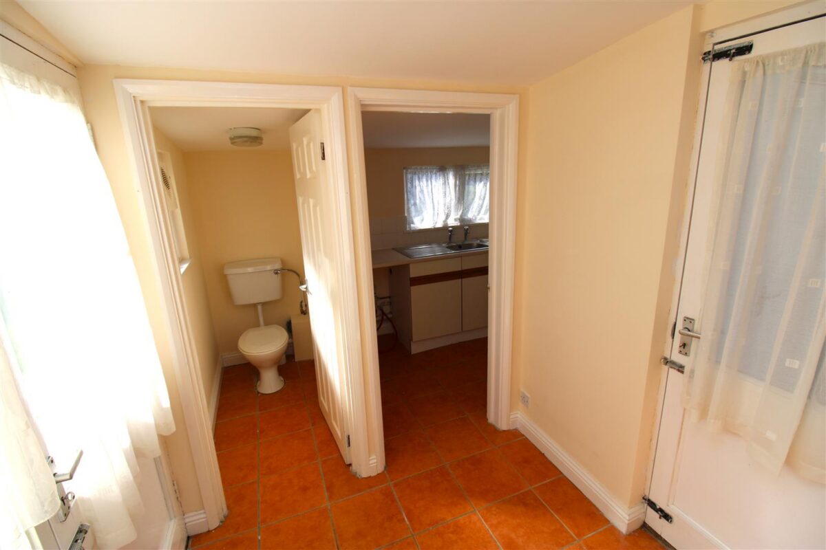 Willow Brook Road, Corby
