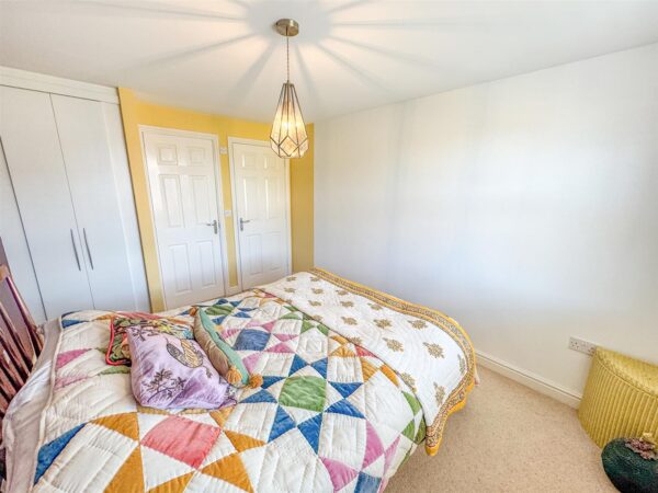 Fieldfare Close, Corby