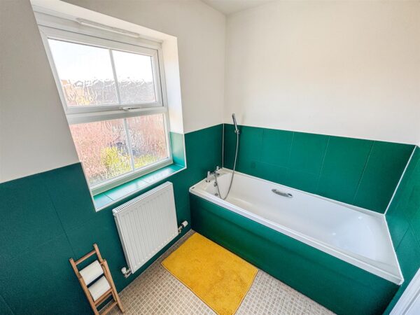 Fieldfare Close, Corby