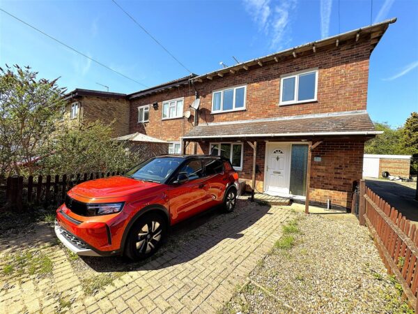 Croyde Avenue, Corby