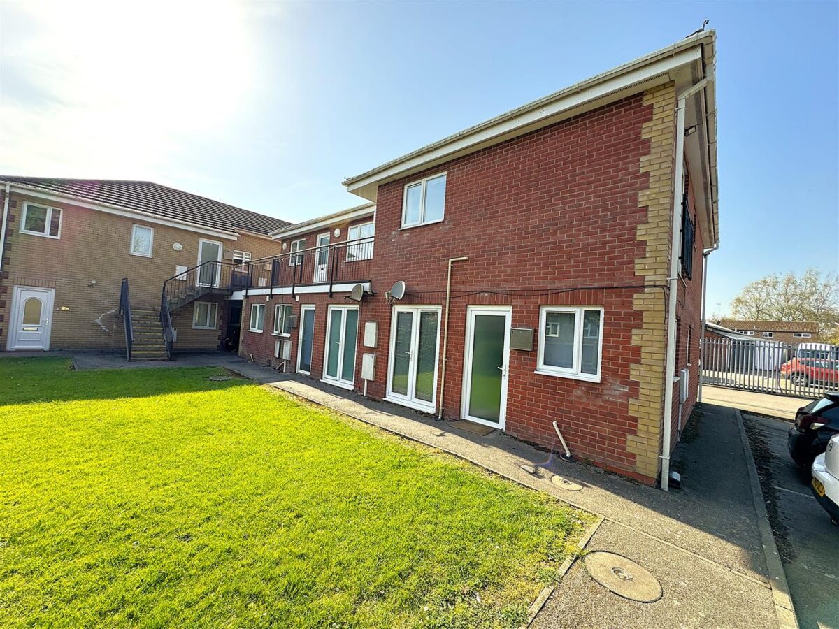 Langdale Grove, Corby