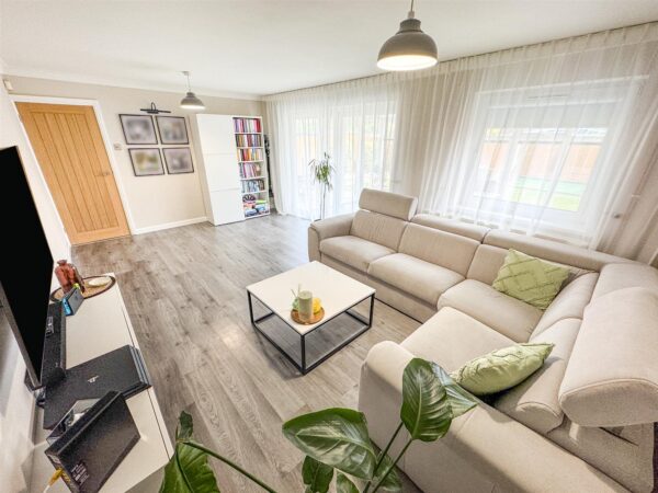 25, Tower Hill Road, Corby, North Northamptonshire