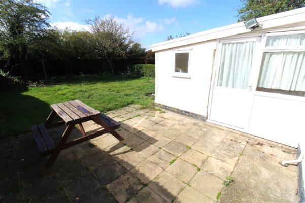 Willow Brook Road, Corby