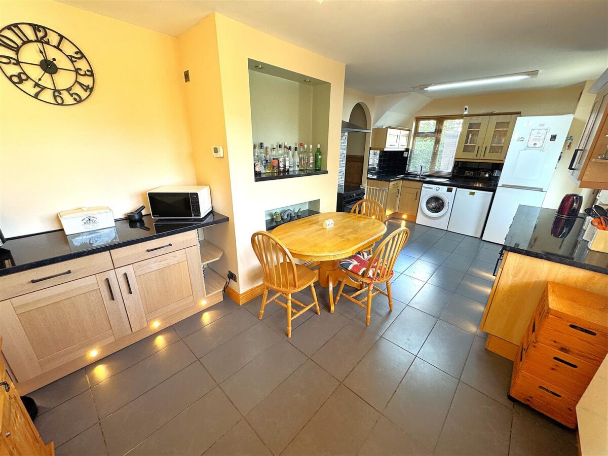 Studfall Avenue, Corby