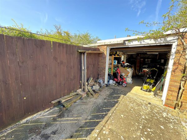 Croyde Avenue, Corby