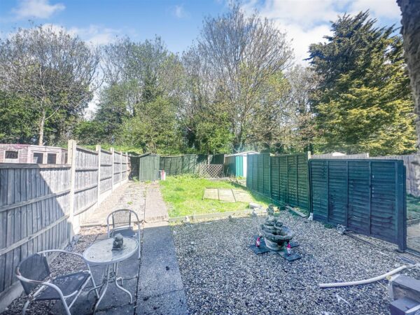 Llewellyn Walk, Corby