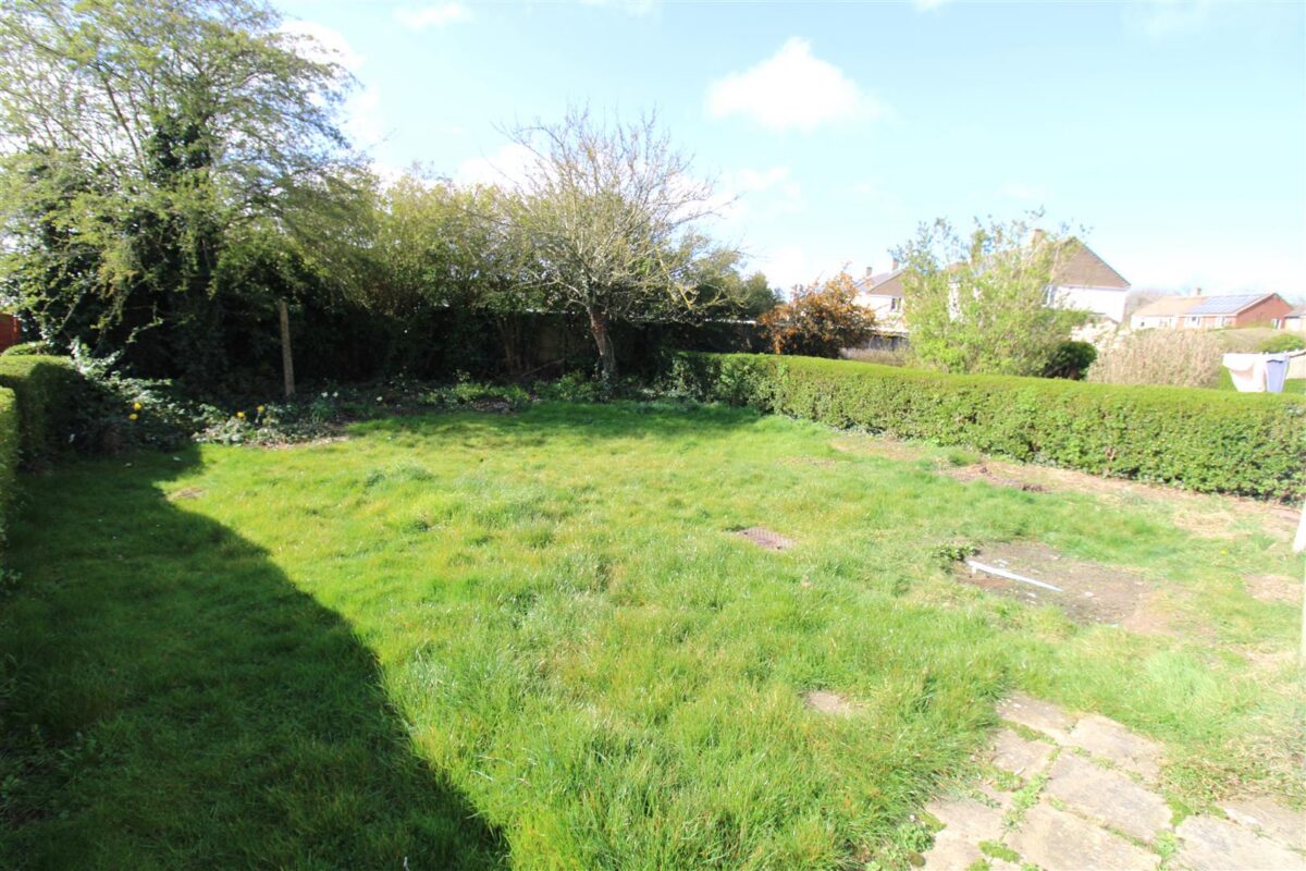 Willow Brook Road, Corby