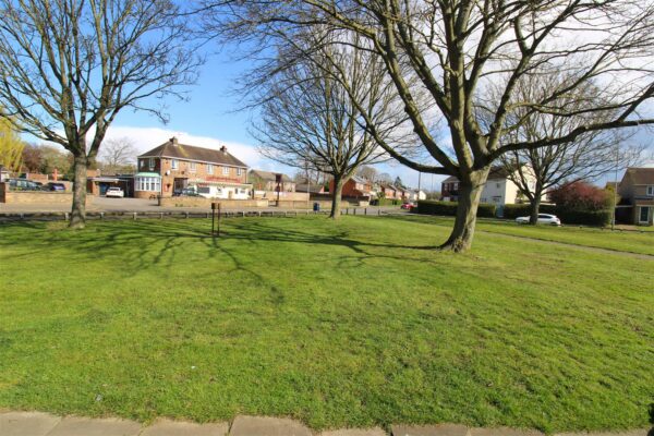 Willow Brook Road, Corby