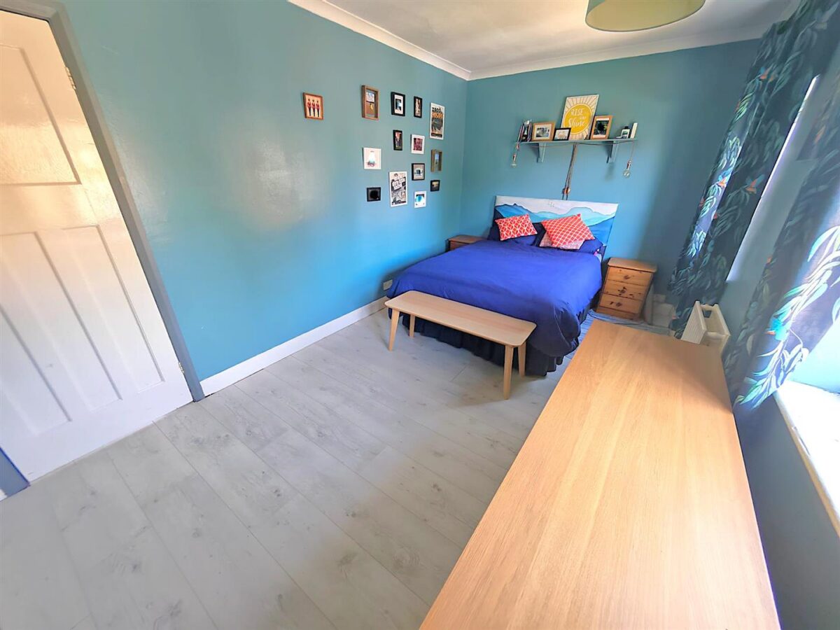 Highfield Grove, Corby