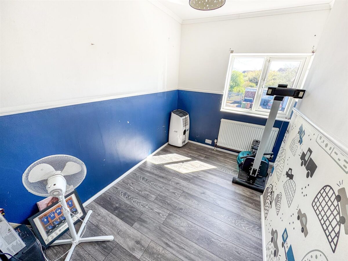 Croyde Avenue, Corby