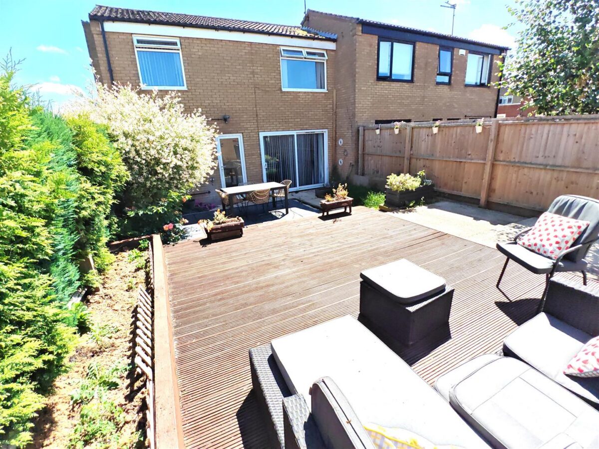 Browning Walk, Corby