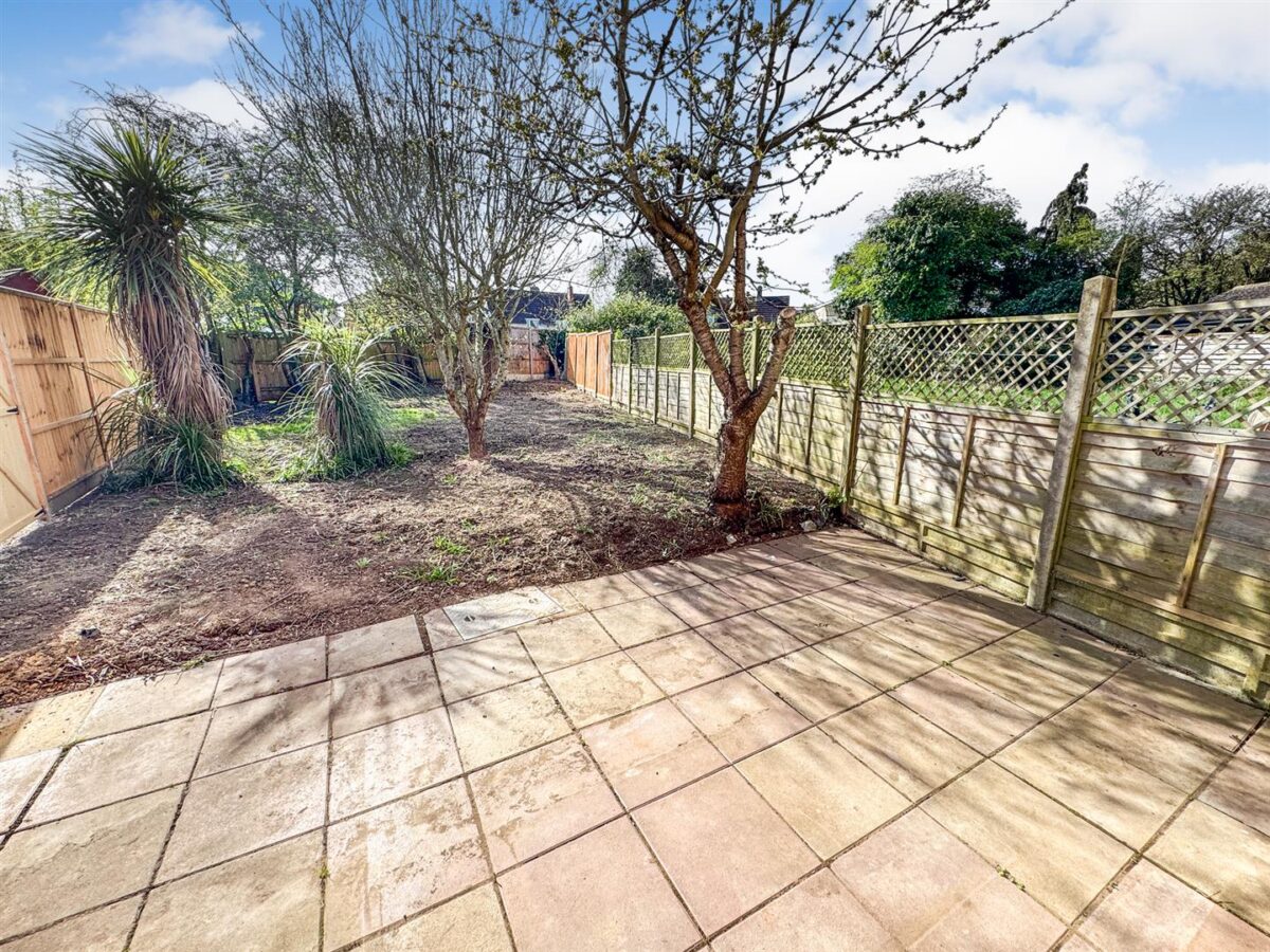 Franklin Fields, Corby