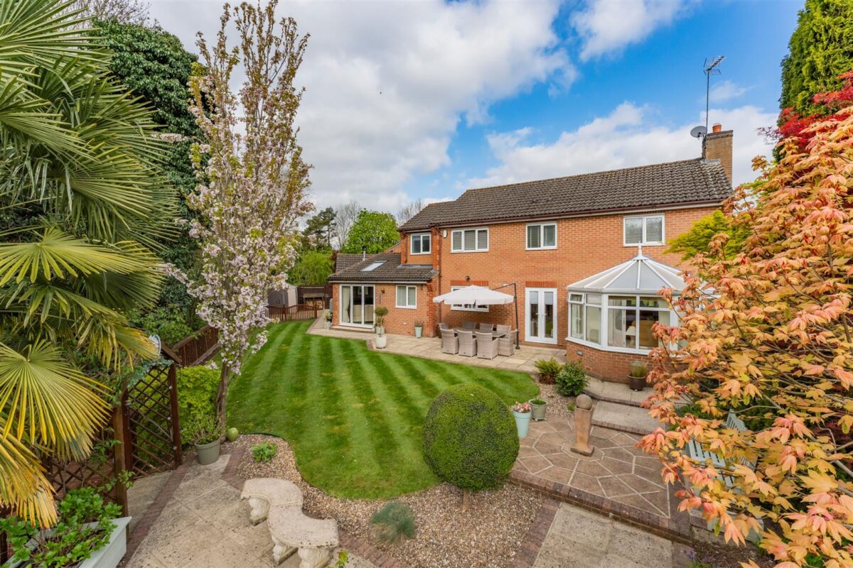 Beech Close, Desborough, Kettering