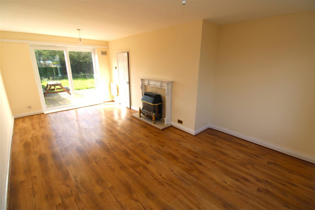 Willow Brook Road, Corby