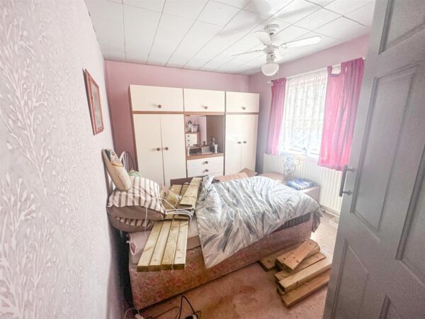 Llewellyn Walk, Corby